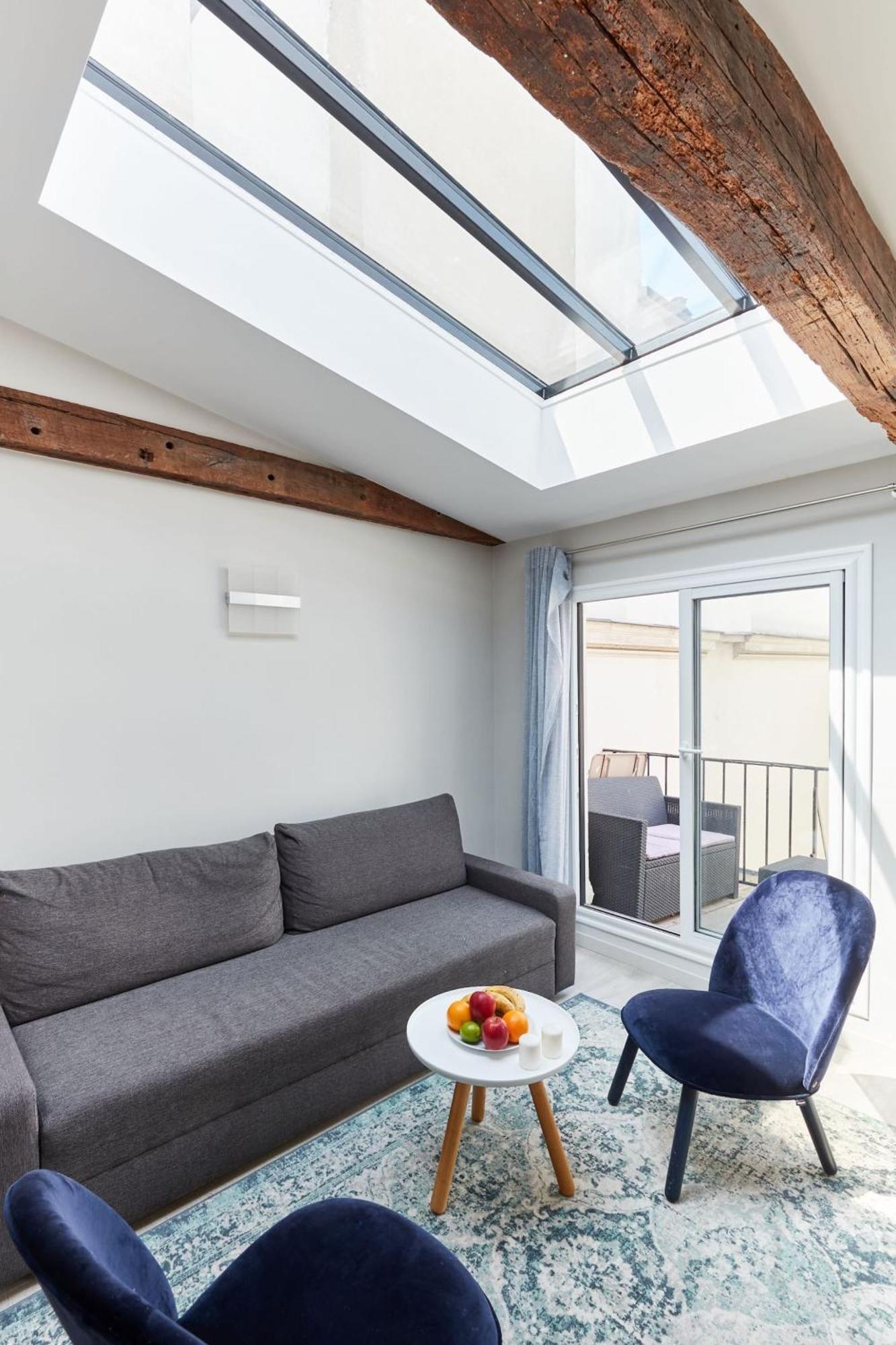 Jardin And Balcony 1br Appartement Parijs